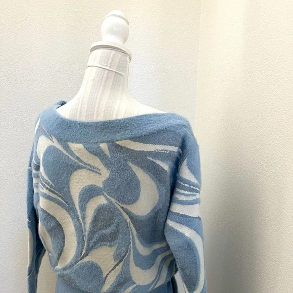 sweater with soft matching short. NWT - Picture 4 of 6